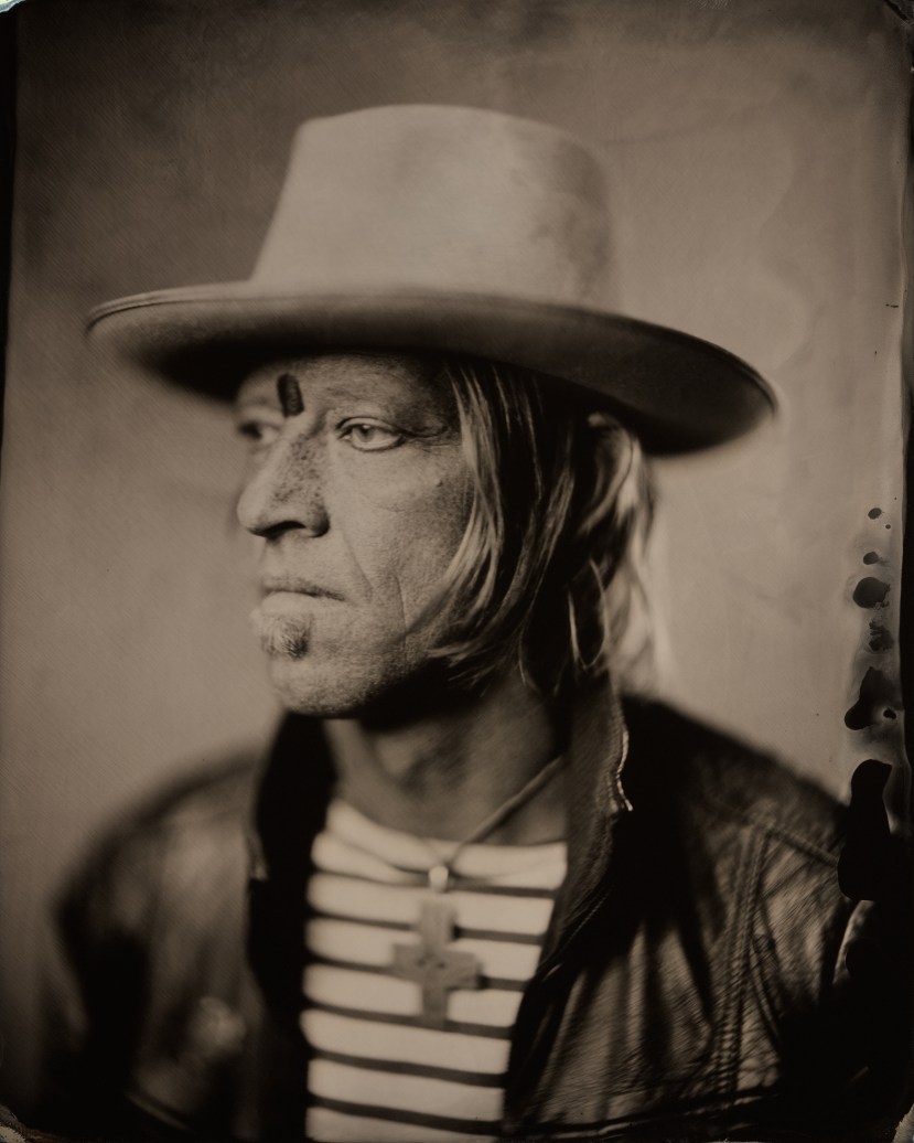 dee plate - high resolution