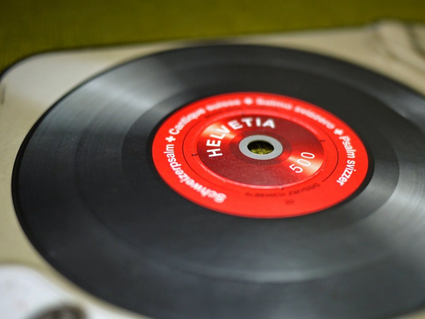 Swiss-Record-Player-Stamp-03